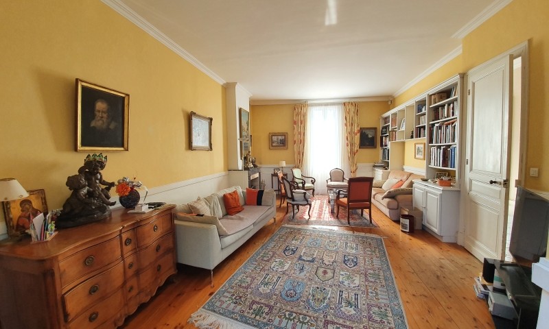 MAISON DE CHARME AU COEUR DE LA VILLE DE SAUJON